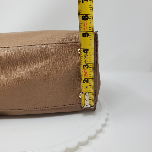 LuLu Guinness Tan Multipocket Handbag with Gold Accents - Picture 8 of 15